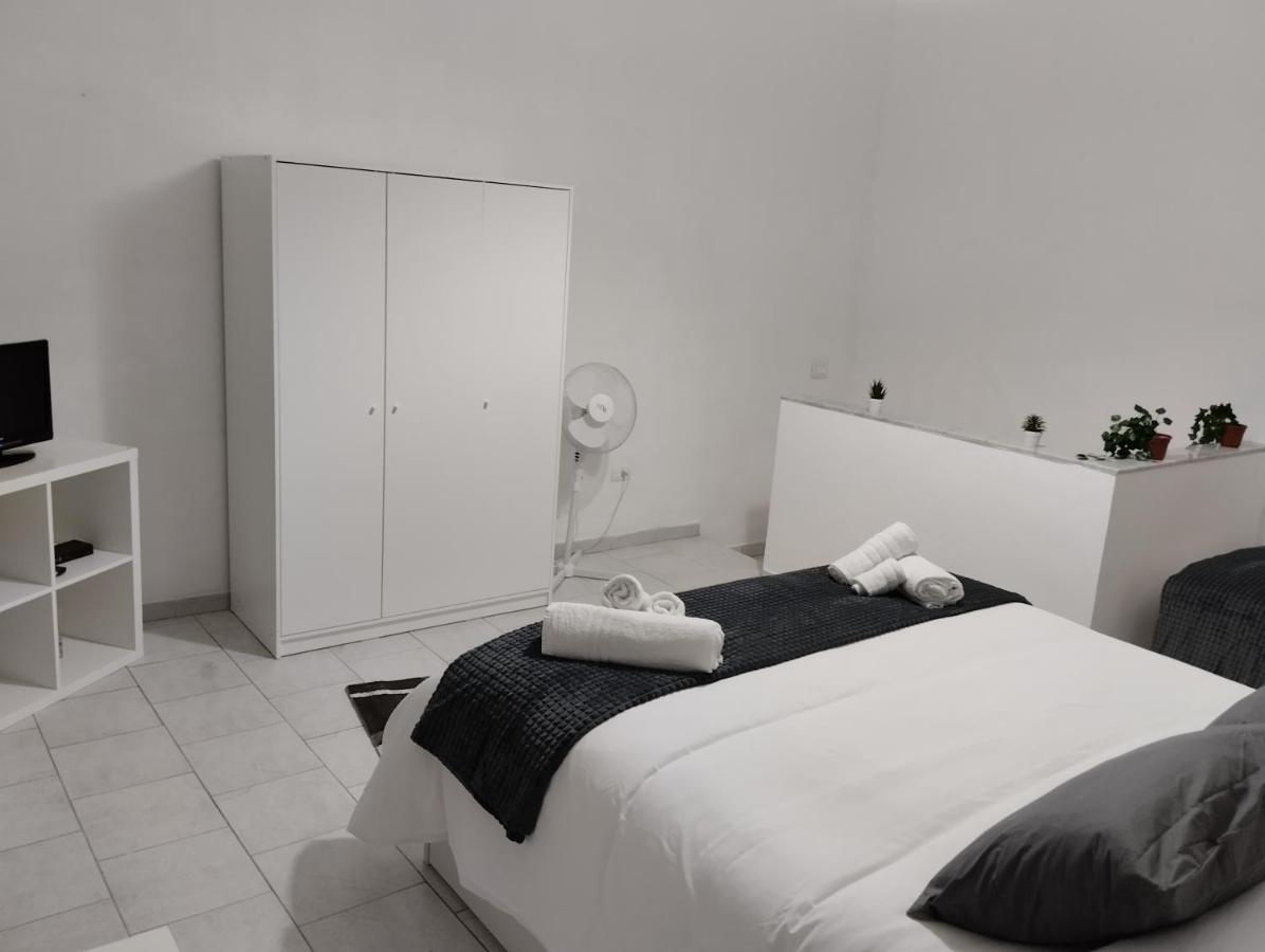 House Luroke Apartment Катания Екстериор снимка