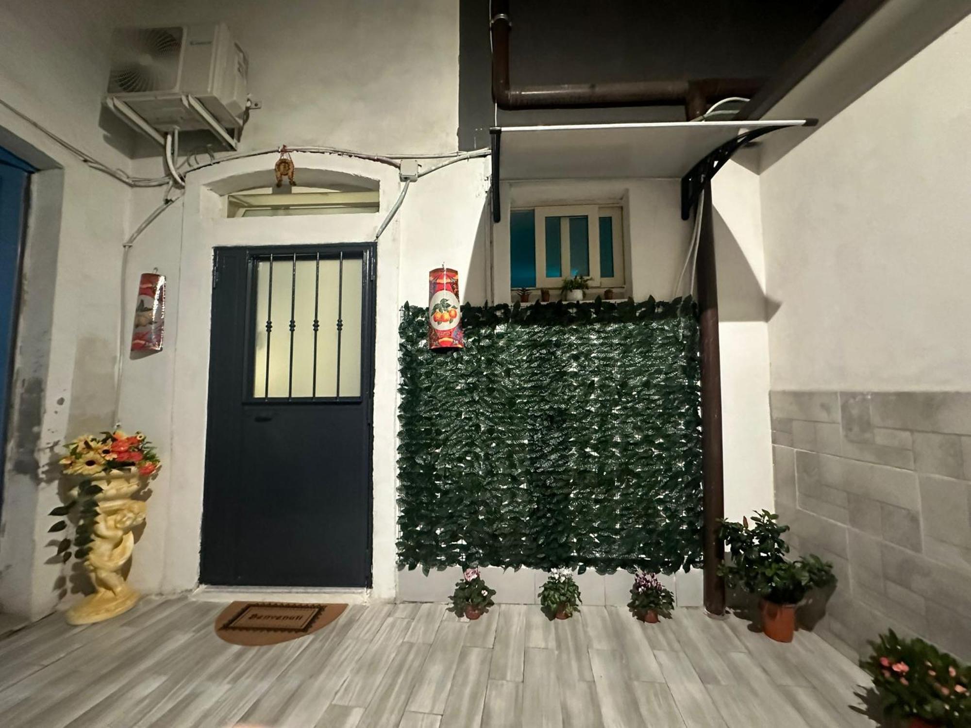 House Luroke Apartment Катания Екстериор снимка